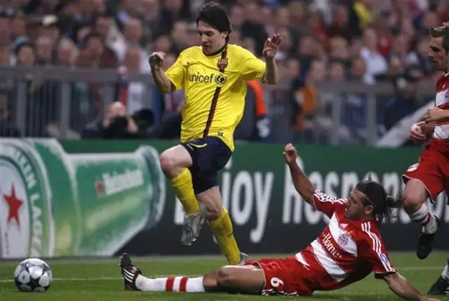 巅峰期在拜仁一言难尽，黄昏期却在曼城担任主力，多面手很难评判3