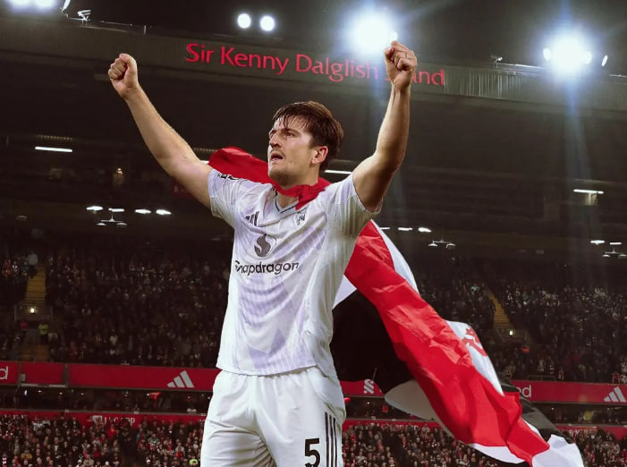 曼联续约马奎尔谈判细节揭秘！拉爵欲8万周薪签1年，马队降薪有底线